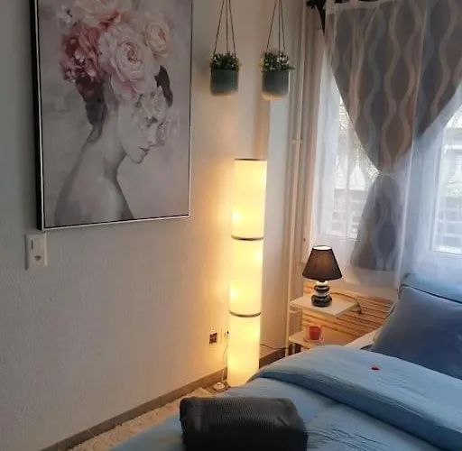 Beautiful Small El Silencio Apartment Zürich