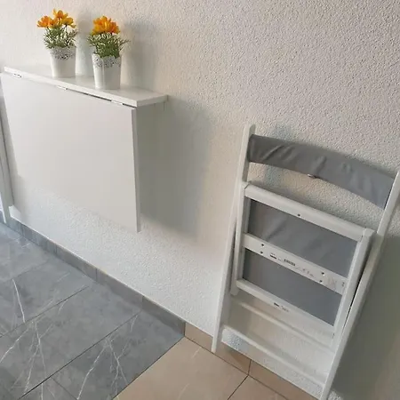 Beautiful Small El Silencio * Ζυρίχη